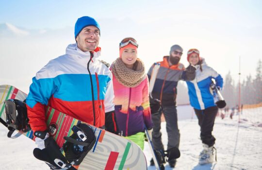 snowboard-team-ski-slope