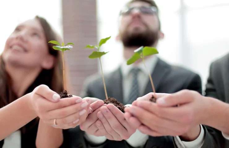 close-upyoung-shoots-hands-young-businessmen_252847-38504